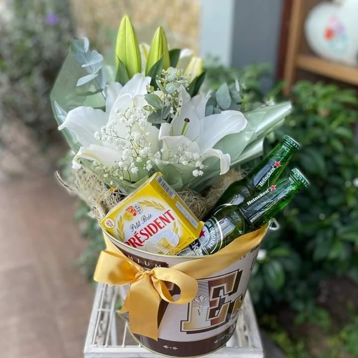Kit cerveja e lrios