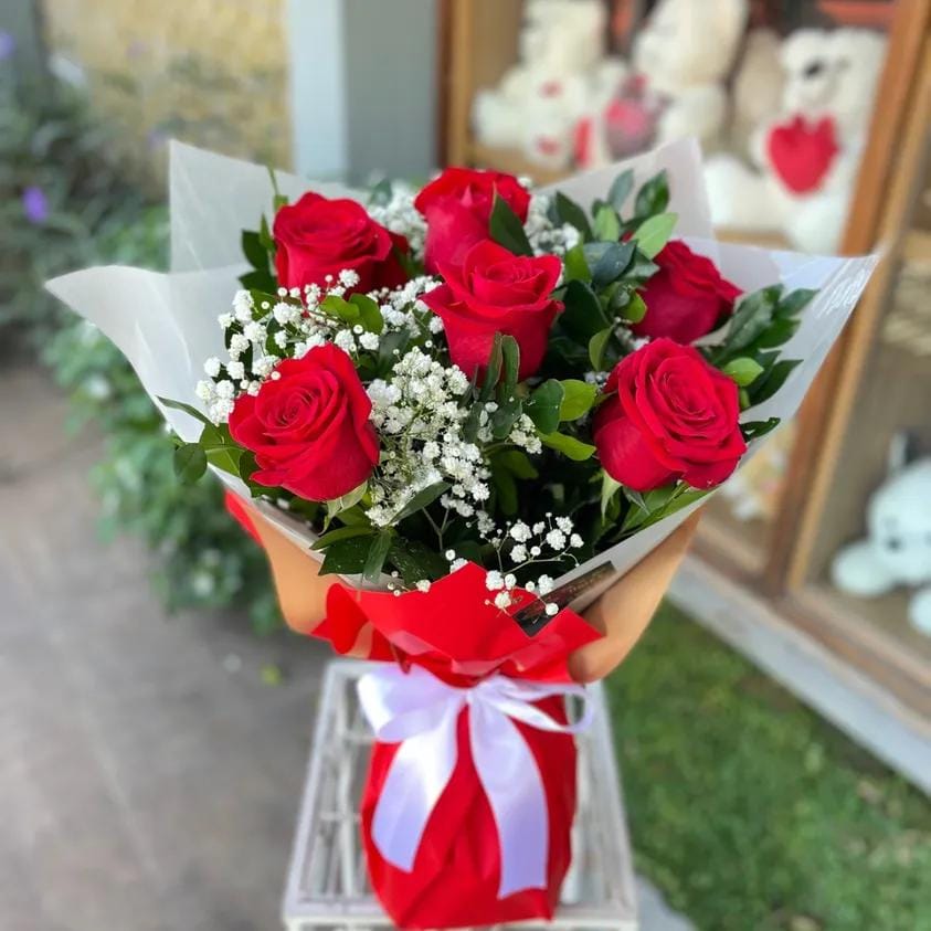 Ramalhete com 6 rosas importadas