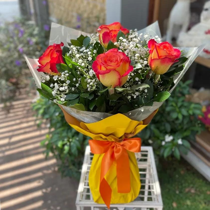 Ramalhete com 4 rosas colombianas ambiance 