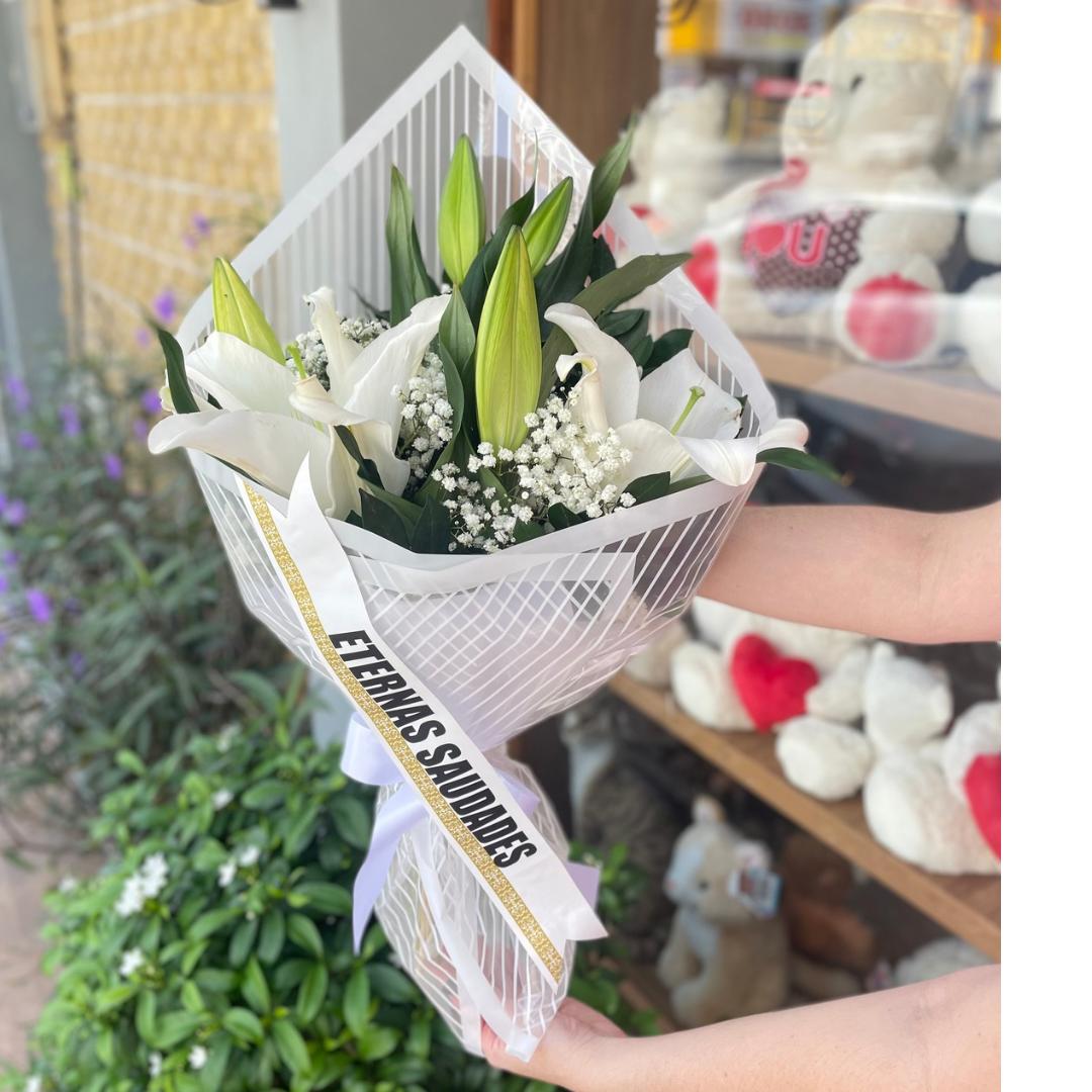 Ramalhete com 2 galhos de l�rios