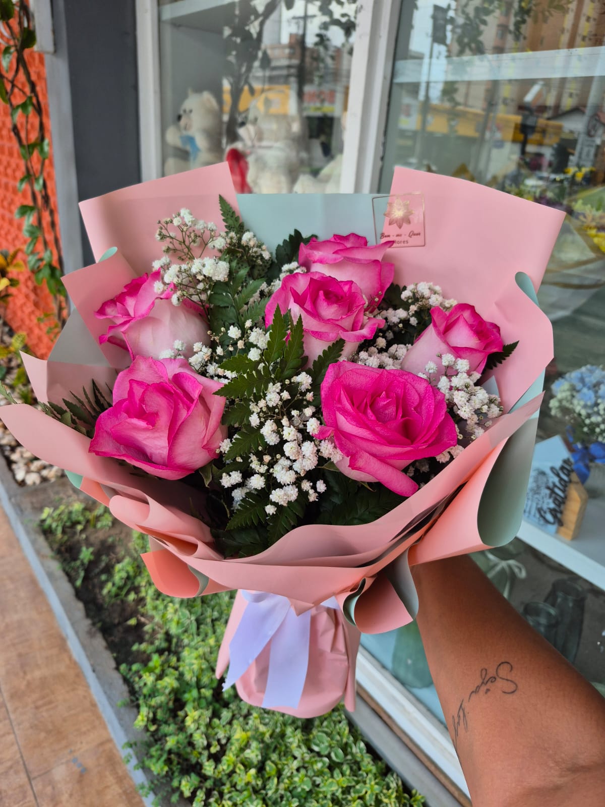 Ramalhete com 6 rosas