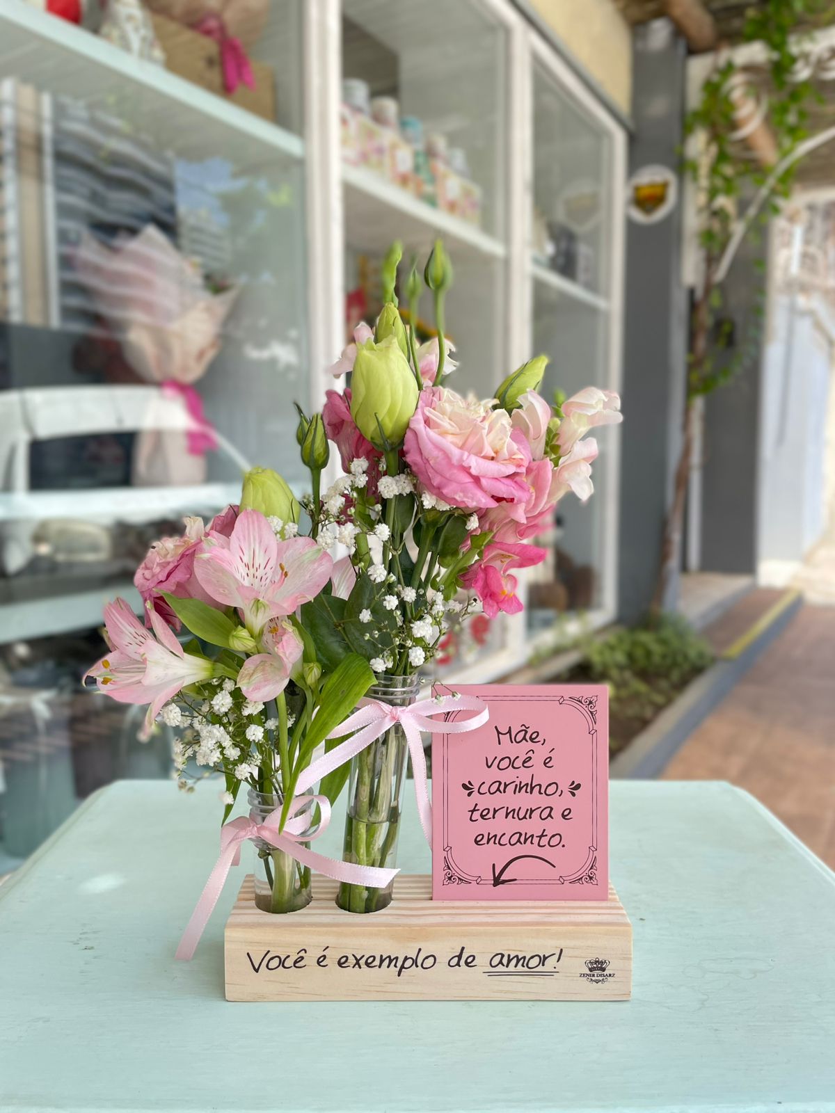 Enfeite de mesa com flores m�e