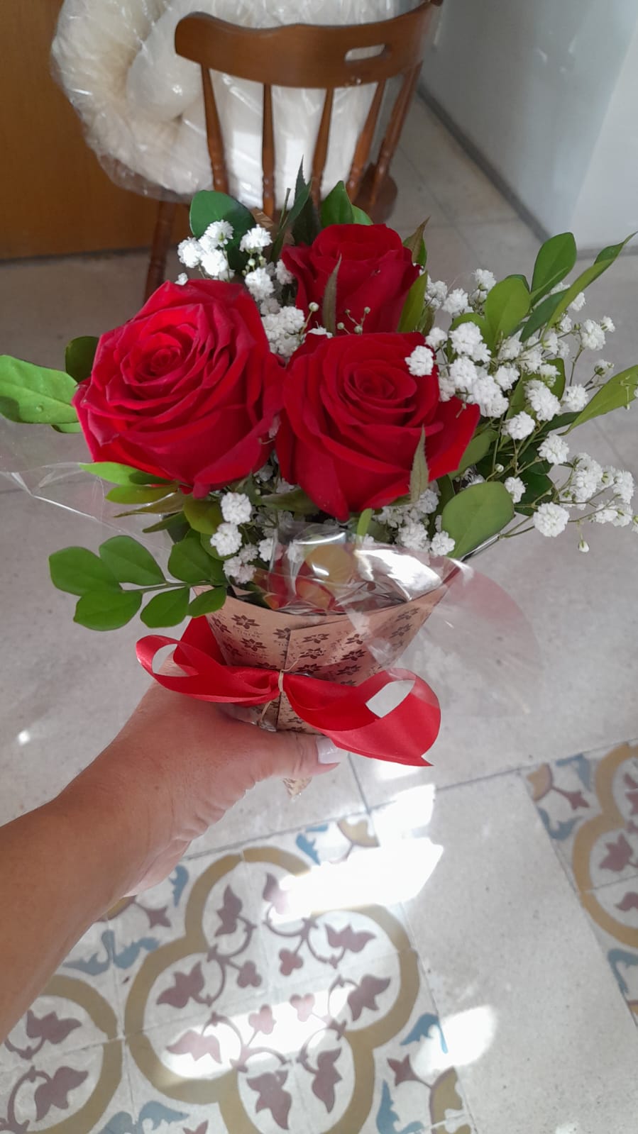 Cone com 3 rosas