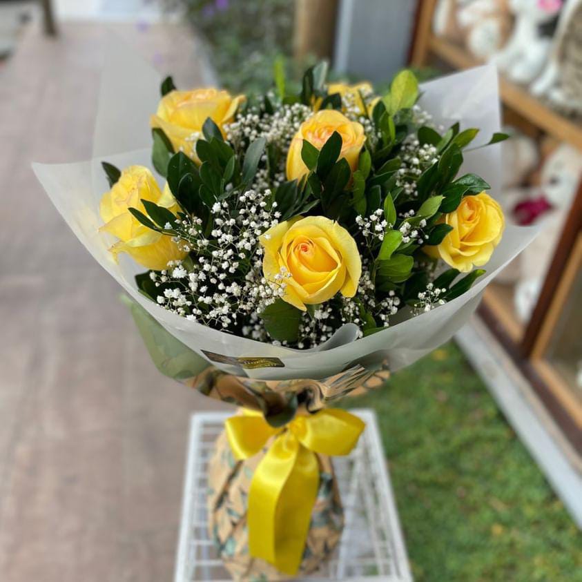 Ramalhete com 6 rosas colombianas 