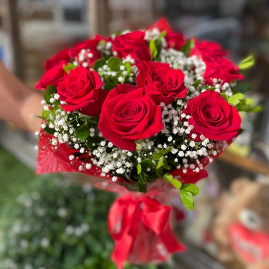 Ramalhete com 12 rosas colombianas vermelhas